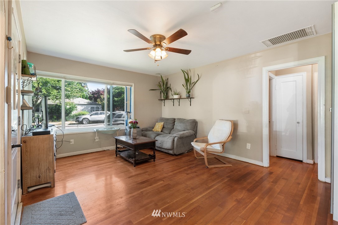 450 Williams Avenue North Renton, WA 98057 - Photo 5 of 18 Gallery Image 5