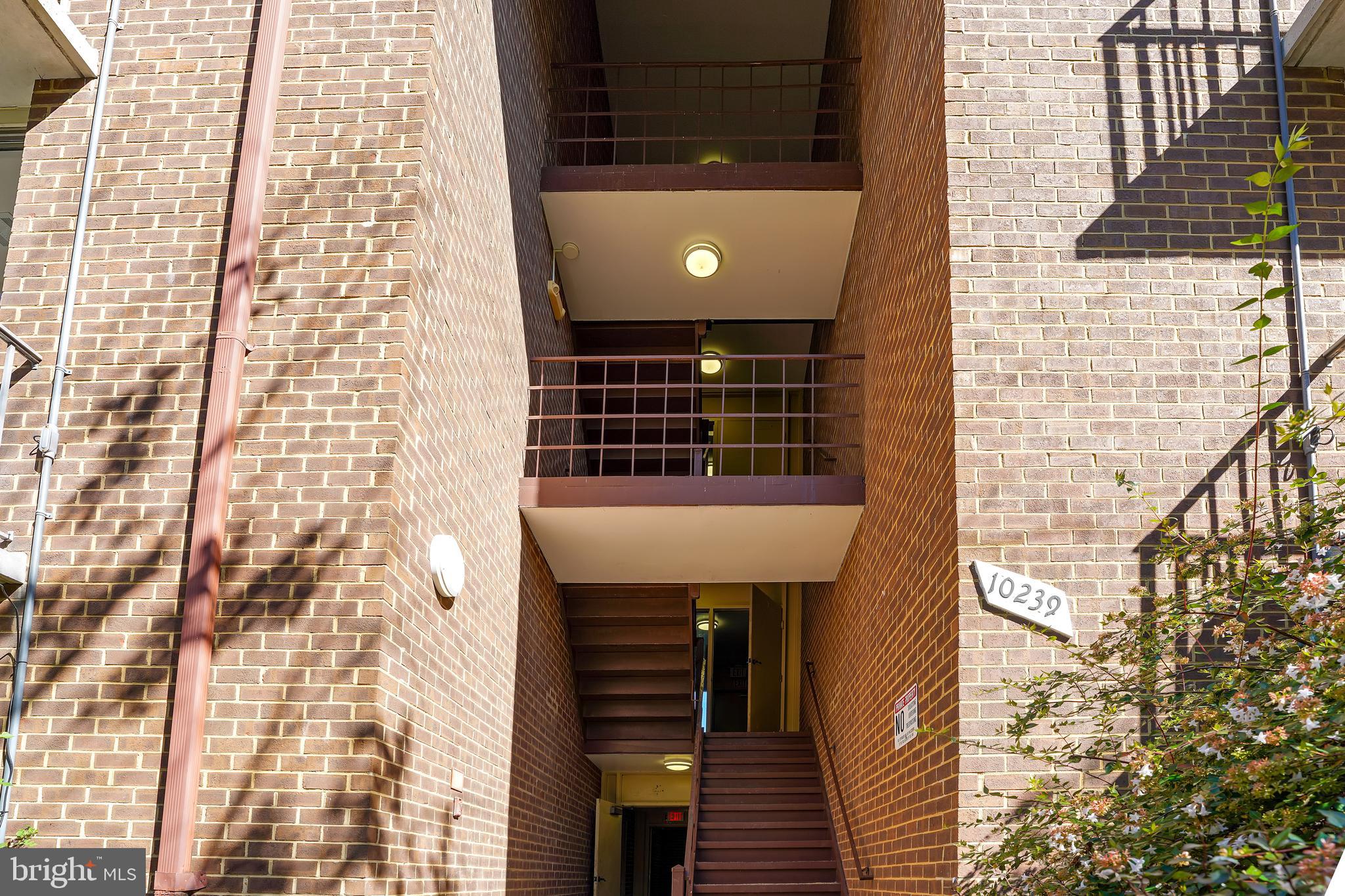 10239 Prince Place, Unit 26103 Upper Marlboro, MD 20774 - Photo 2 of 25 a view of entryway