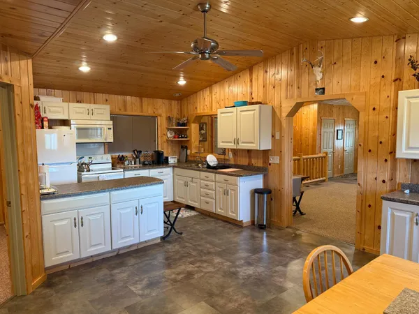 $1,150,000 | 41273 Swede Alley, Hinckley, MN 55037