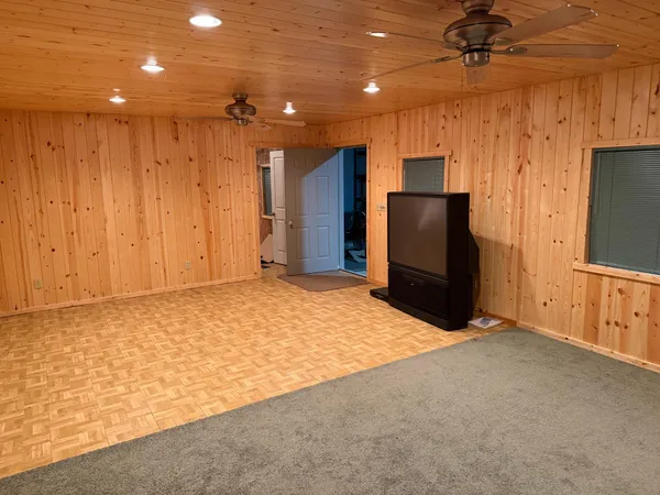 $1,150,000 | 41273 Swede Alley, Hinckley, MN 55037