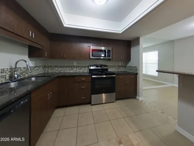 $1,869 | 13605 North 24th Avenue, Phoenix, AZ 85029