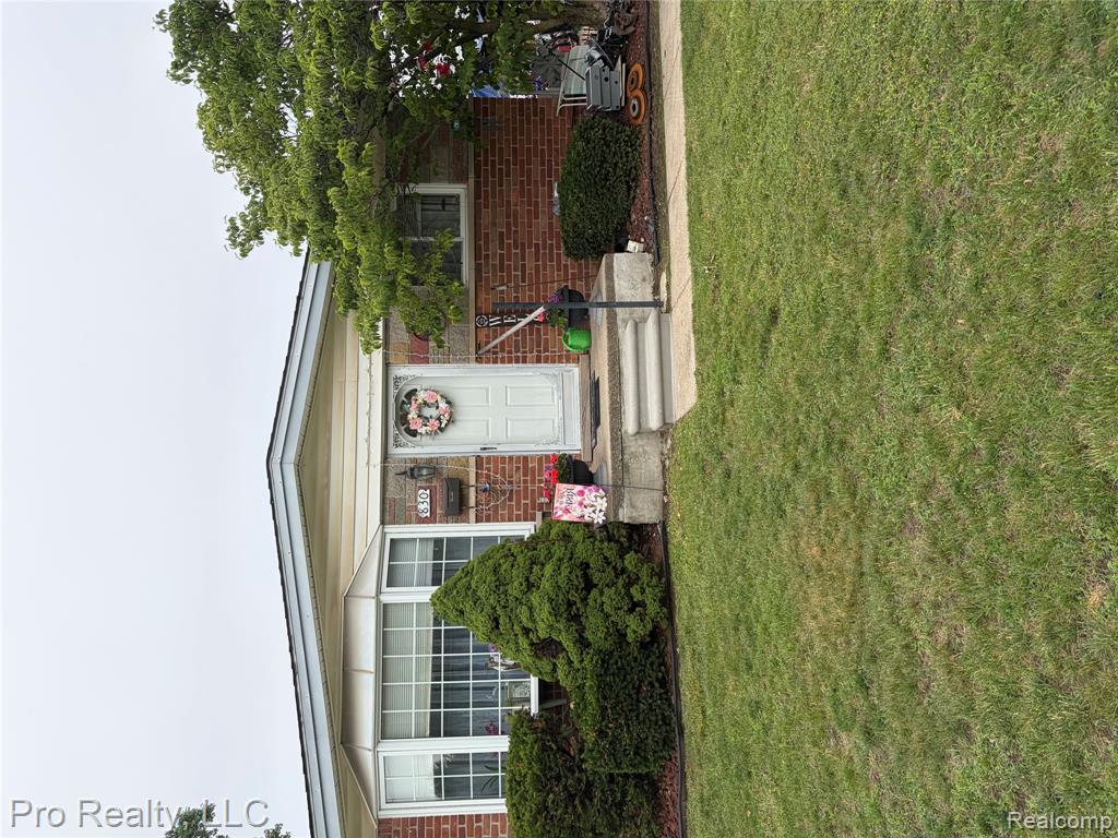 830 South Venoy Road Westland, MI 48186 - Photo 1 of 10