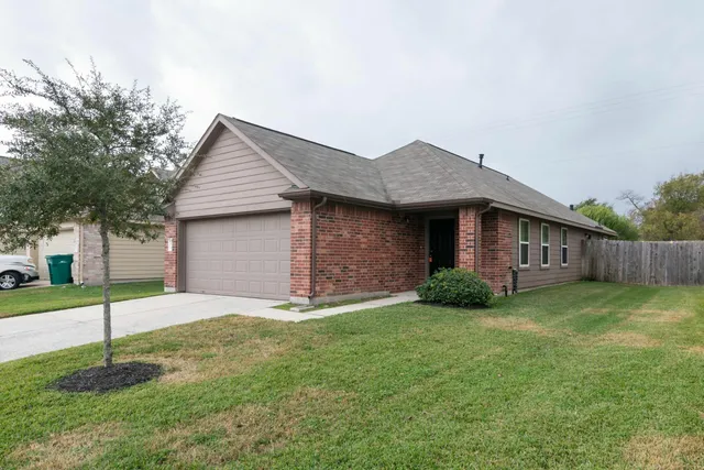 $1,840 | 3831 Cary Creek Drive, Baytown, TX 77521
