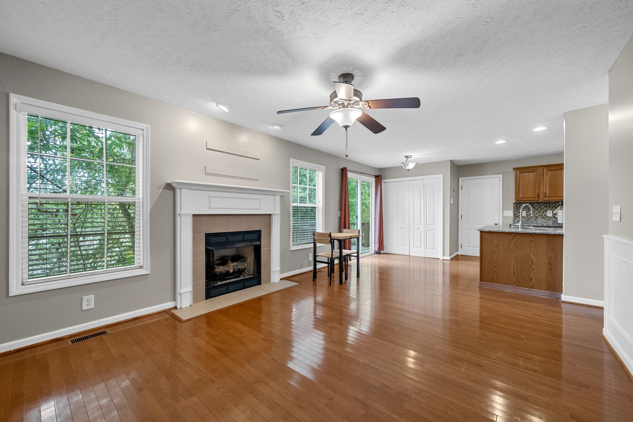 2804 Ridgepole Drive Clarksville, TN 37040 - Photo 6 of 33 Gallery Image 6
