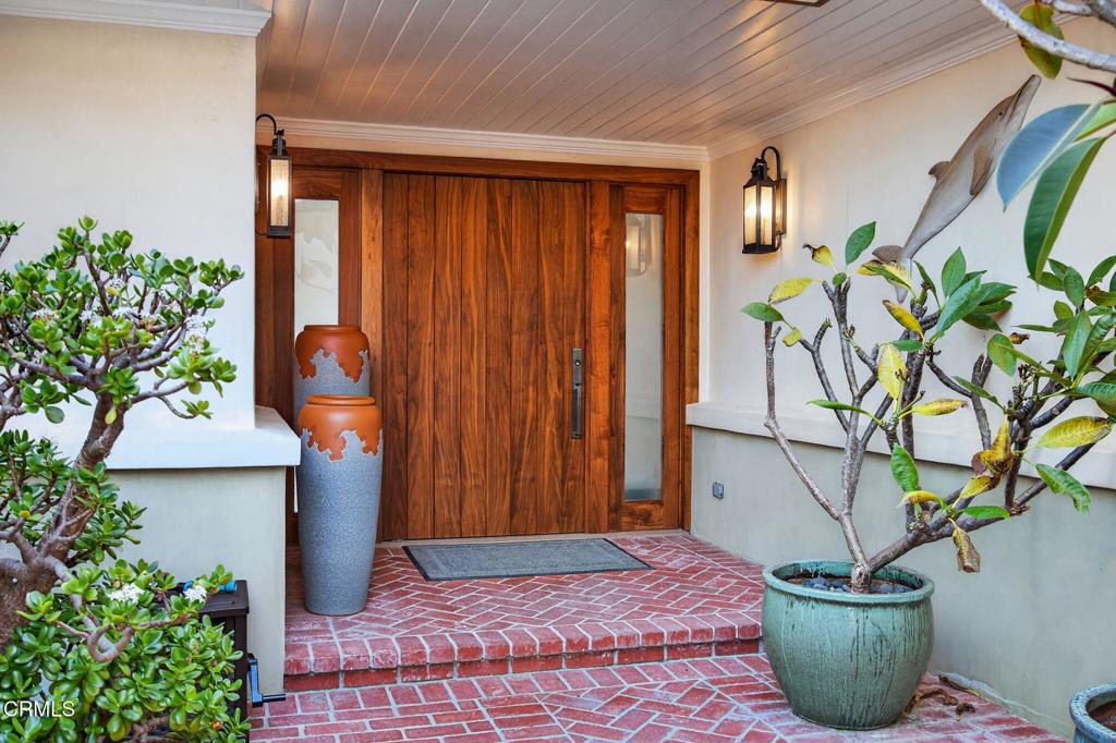 2131 Ravoli Drive Oxnard, CA 93035 - Photo 6 of 53 a view of a potted plant sitting in front of a window