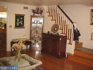 314 Maypole Road Upper Darby, PA 19082 - Photo 2 of 6
