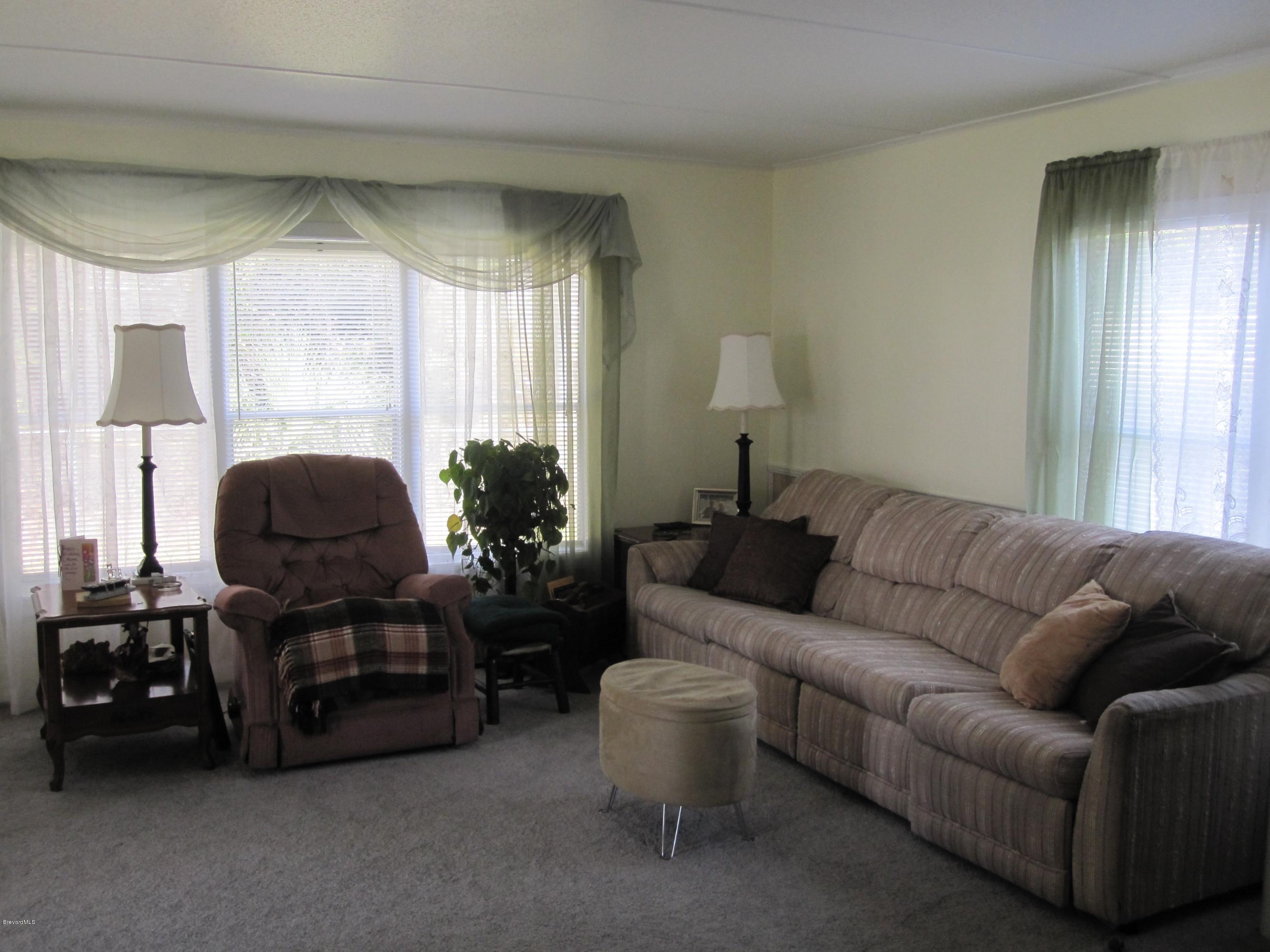 3074 Dover Road Mims, FL 32754 - Photo 5 of 27 Family Room