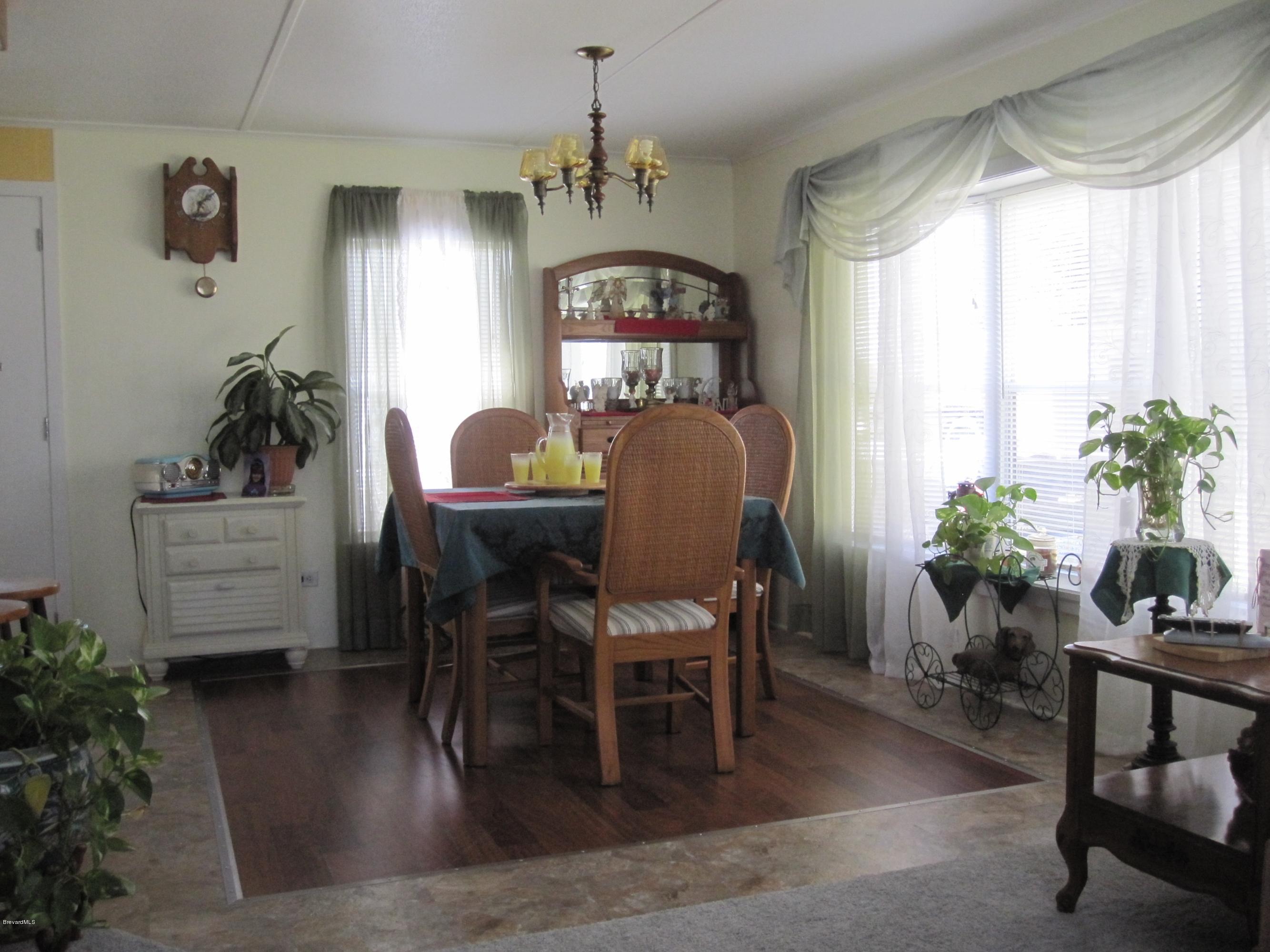 3074 Dover Road Mims, FL 32754 - Photo 8 of 27 Dining Area