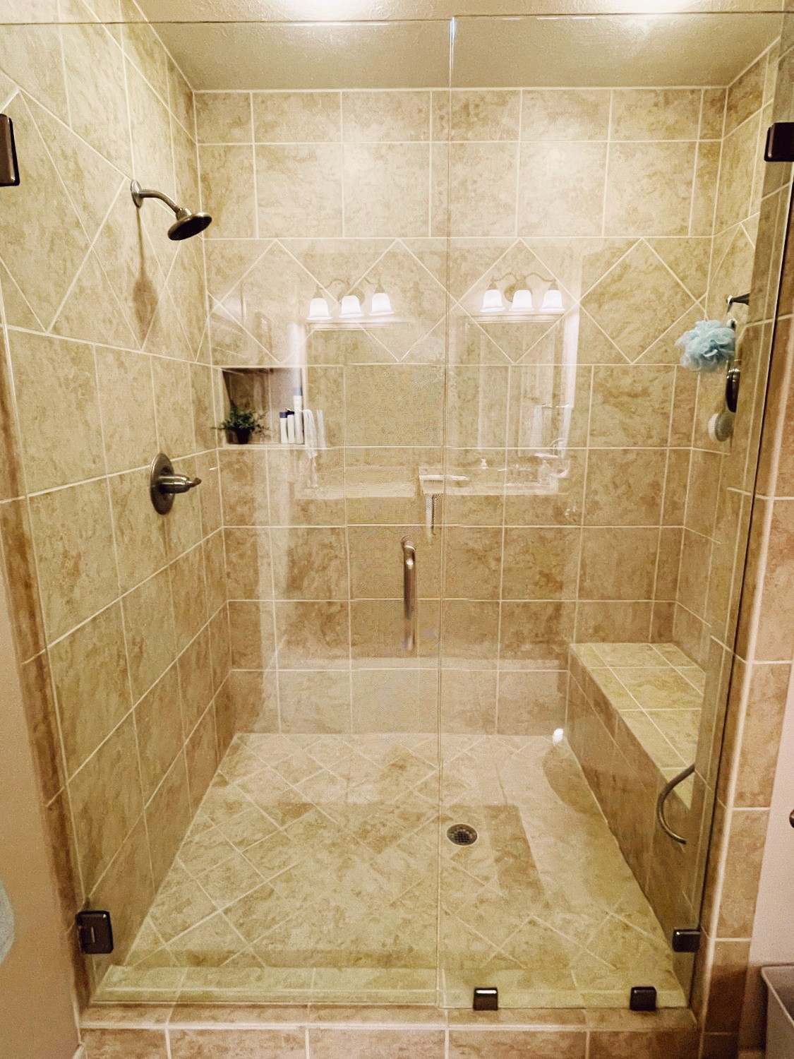 700 Shanklin Road Belton, TX 76513 - Photo 21 of 33 a bathroom with a shower