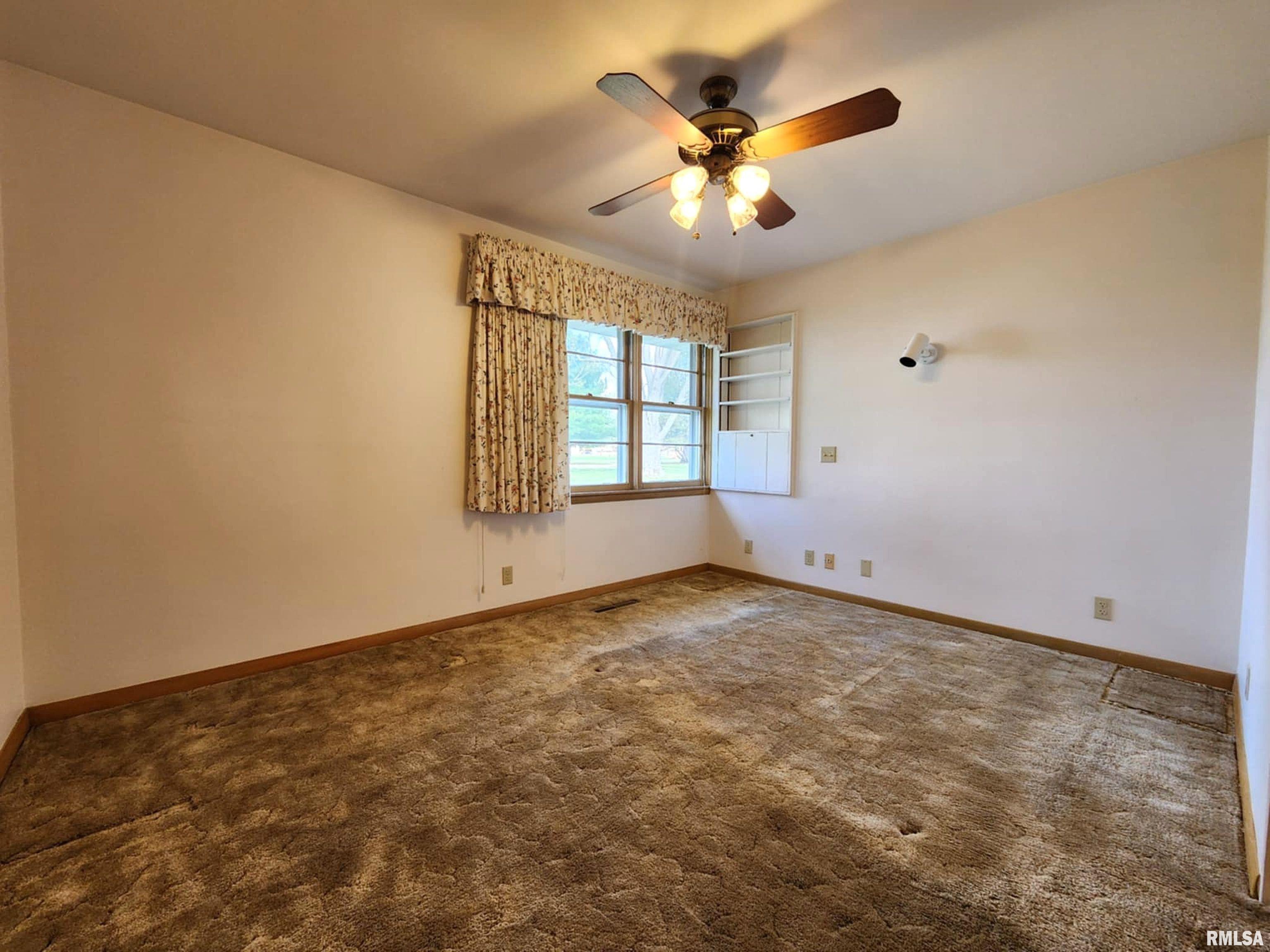 1615 Highland Lane Quincy, IL 62305 - Photo 15 of 38