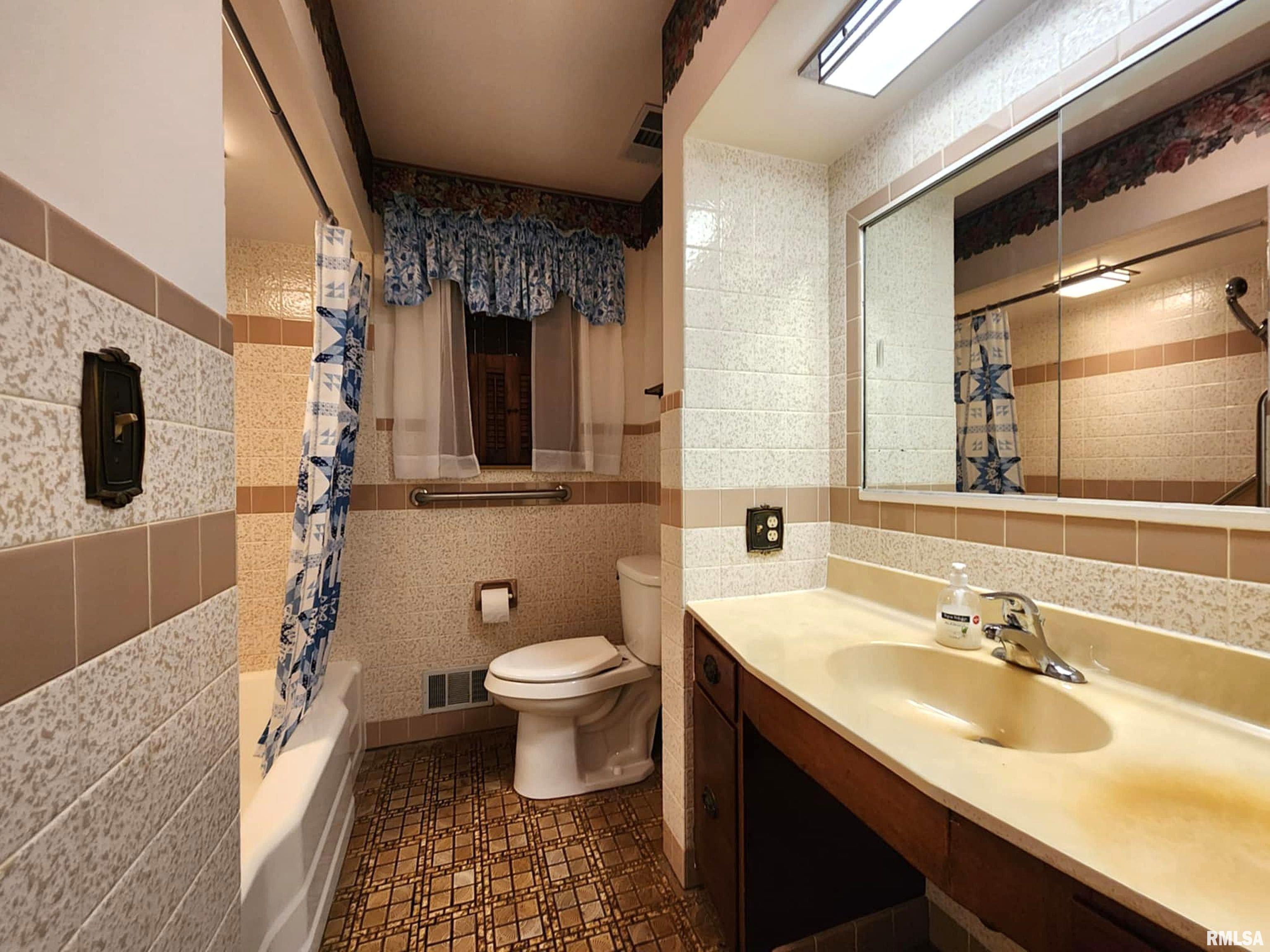 1615 Highland Lane Quincy, IL 62305 - Photo 18 of 38