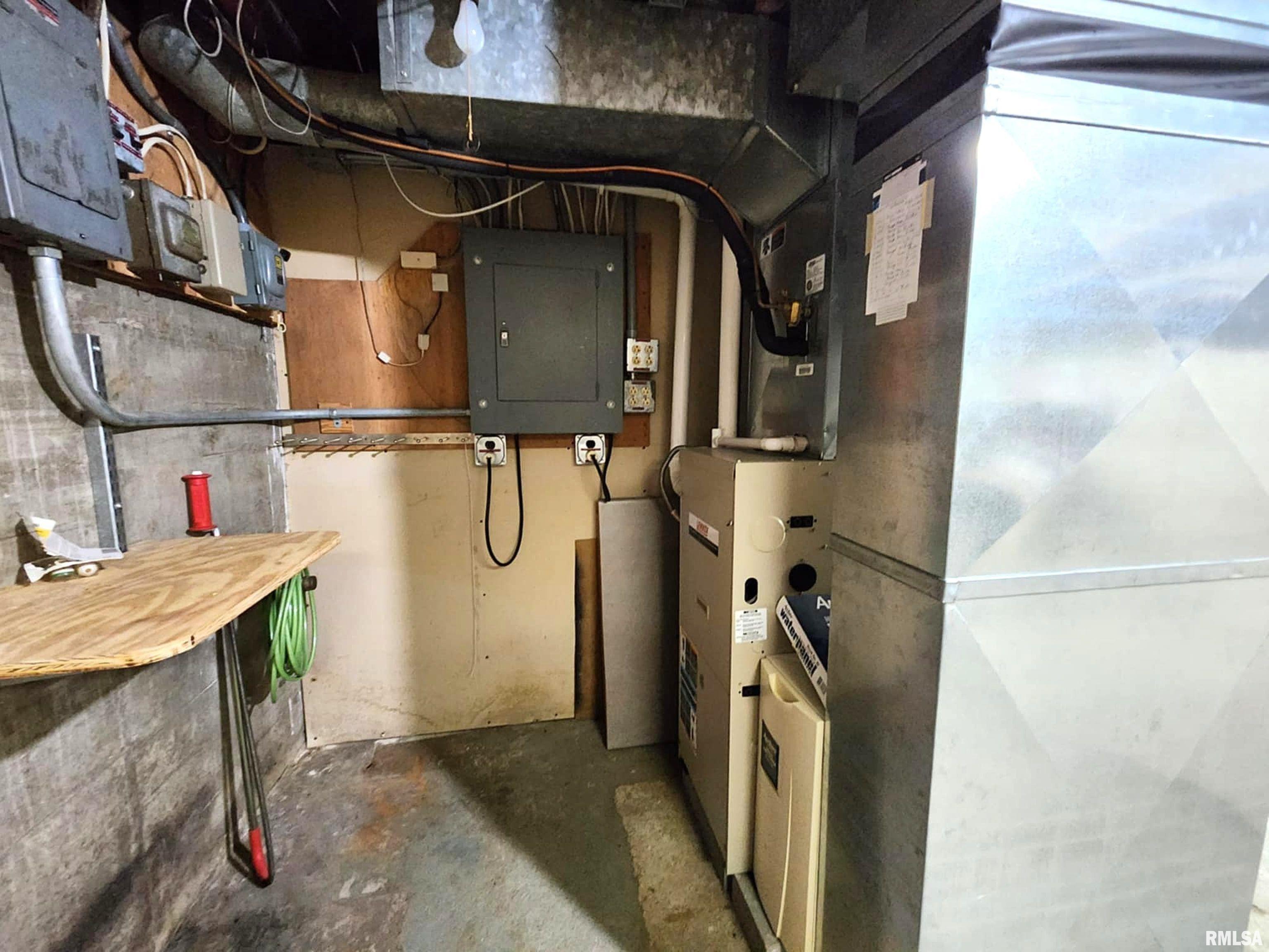 1615 Highland Lane Quincy, IL 62305 - Photo 26 of 38