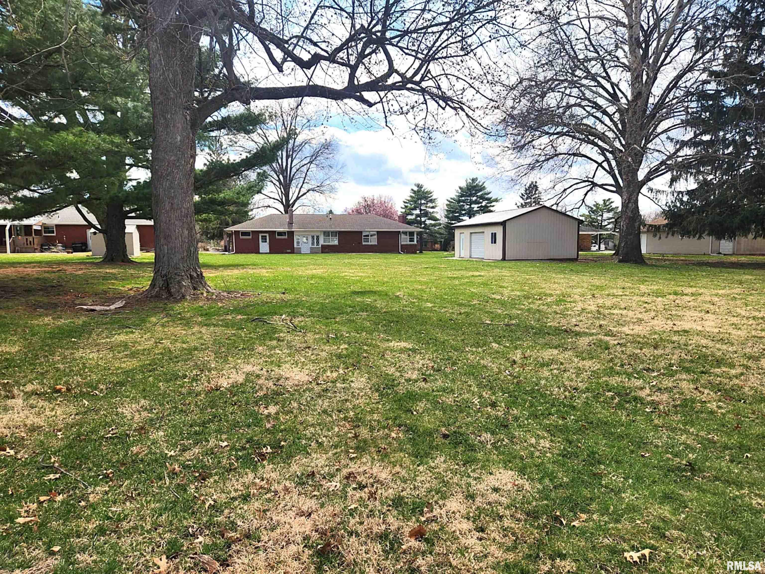 1615 Highland Lane Quincy, IL 62305 - Photo 33 of 38