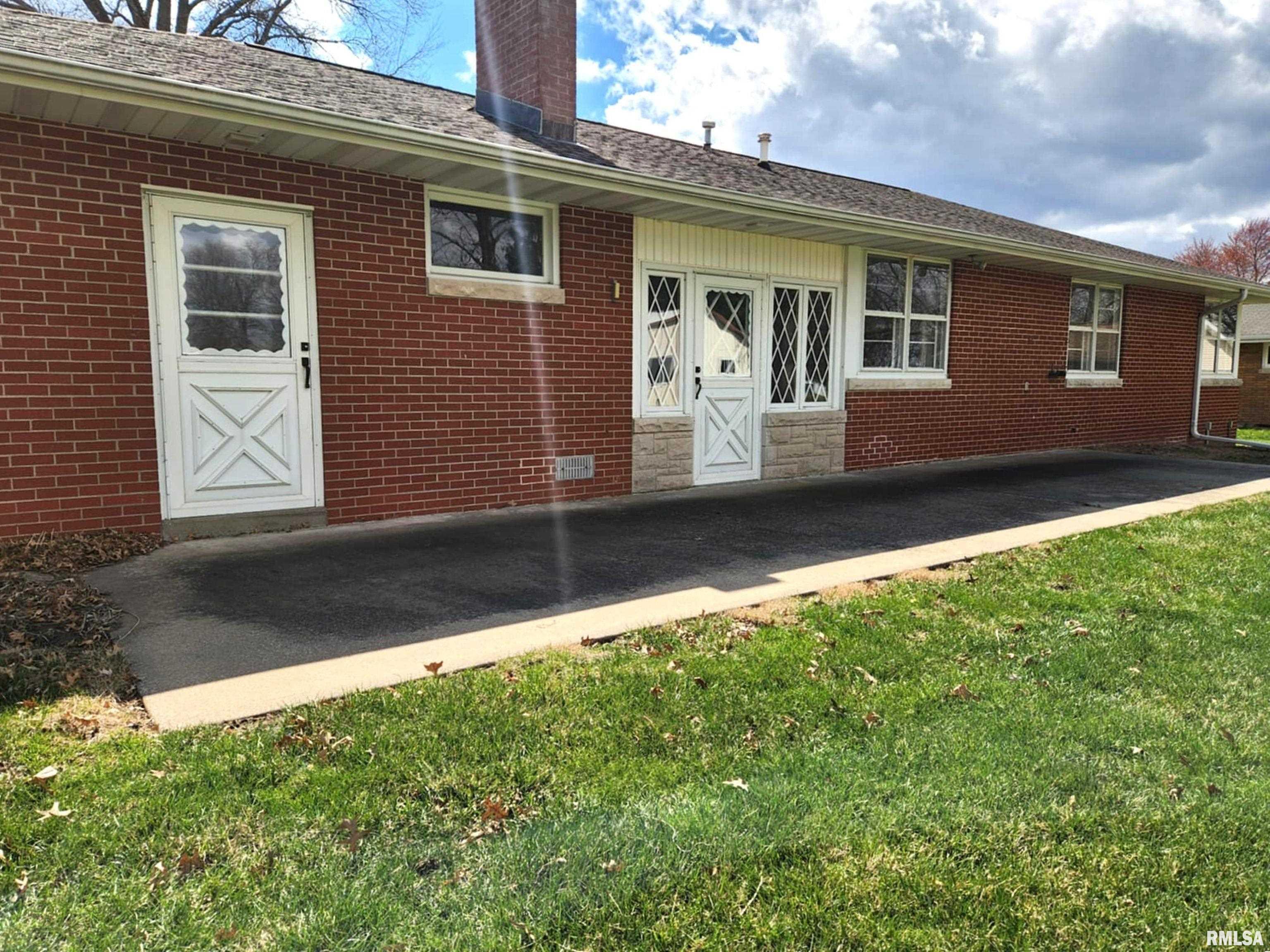 1615 Highland Lane Quincy, IL 62305 - Photo 34 of 38