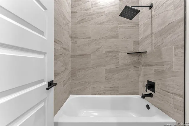 $1,700 | 110 Webb, Unit 202, San Antonio, TX 78223