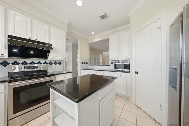 $2,850 | 4208 Greystone Way, Sugar Land, TX 77479