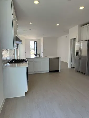 $2,500 | 27326 Sweetwater Bay Drive, Katy, TX 77493