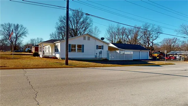 $159,900 | 1205 North Lynn Street, Nevada, MO 64772
