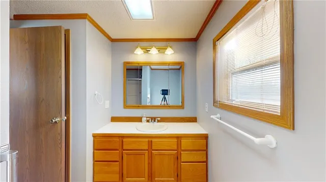 $159,900 | 1205 North Lynn Street, Nevada, MO 64772