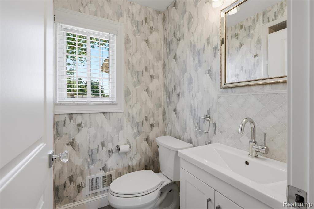 5159 Lewis Drive Sterling Heights, MI 48310 - Photo 30 of 46