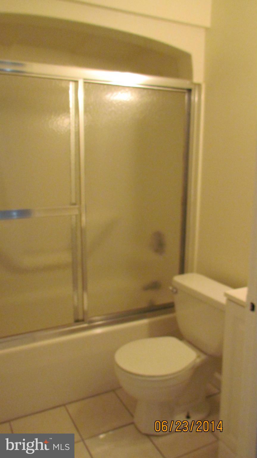 119 Compass Road Baltimore, MD 21220 - Photo 13 of 18 Bath