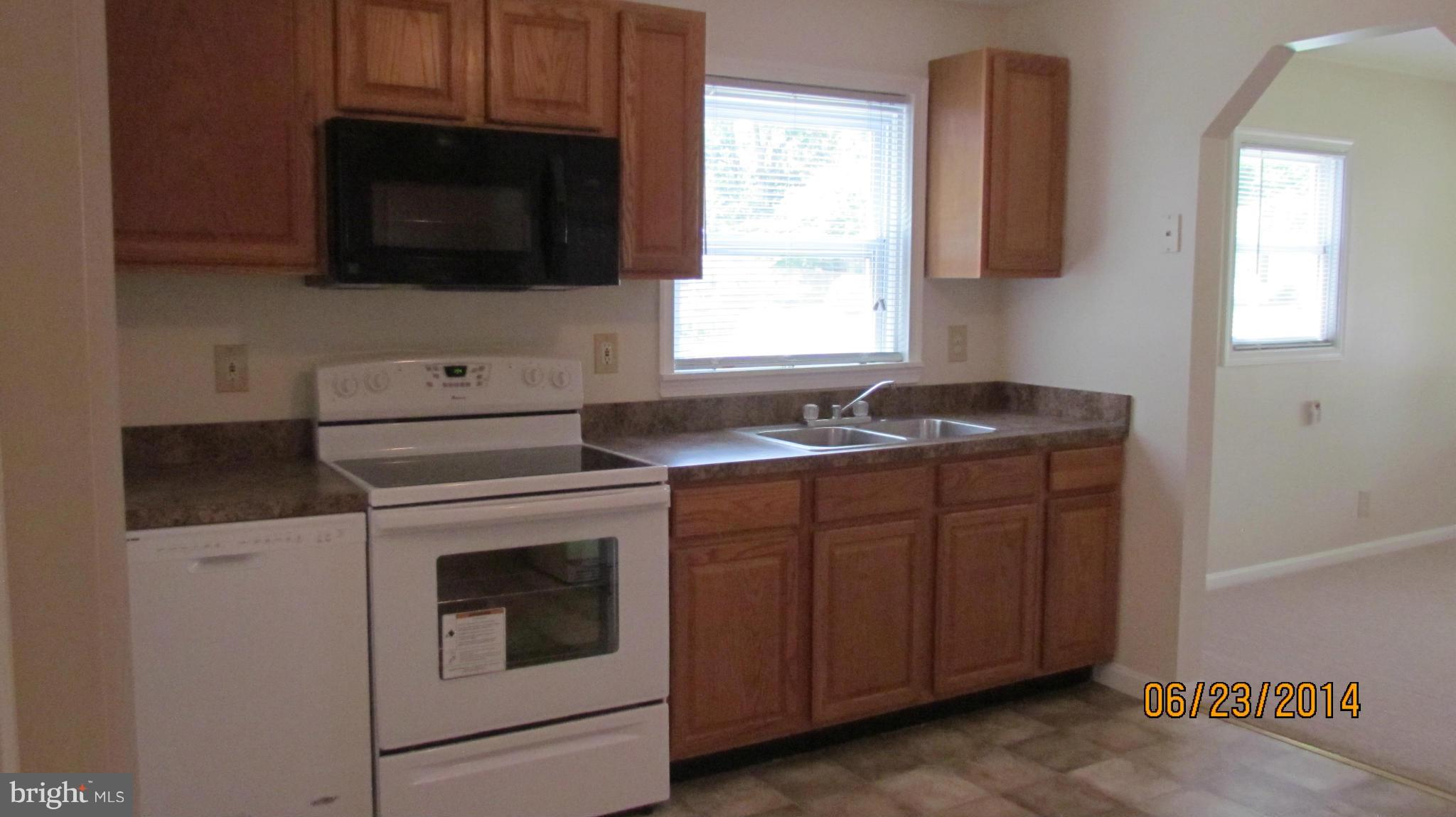 119 Compass Road Baltimore, MD 21220 - Photo 5 of 18 Kitchen