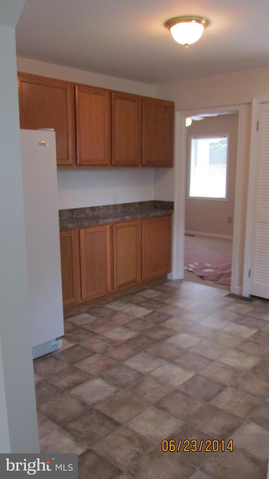 119 Compass Road Baltimore, MD 21220 - Photo 6 of 18 Kitchen