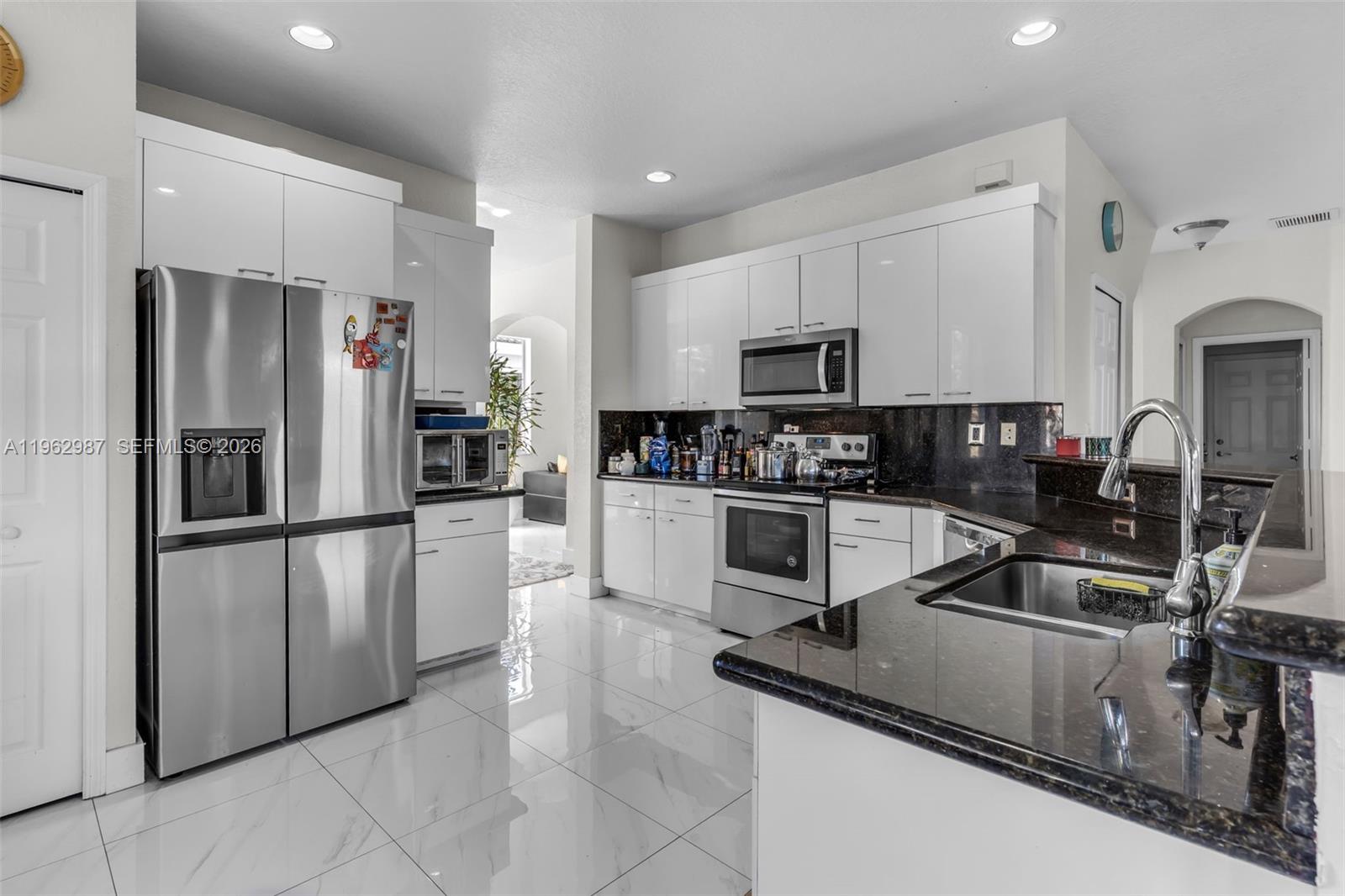 16605 Southwest 55th Terrace Miami, FL 33185 - Photo 12 of 37