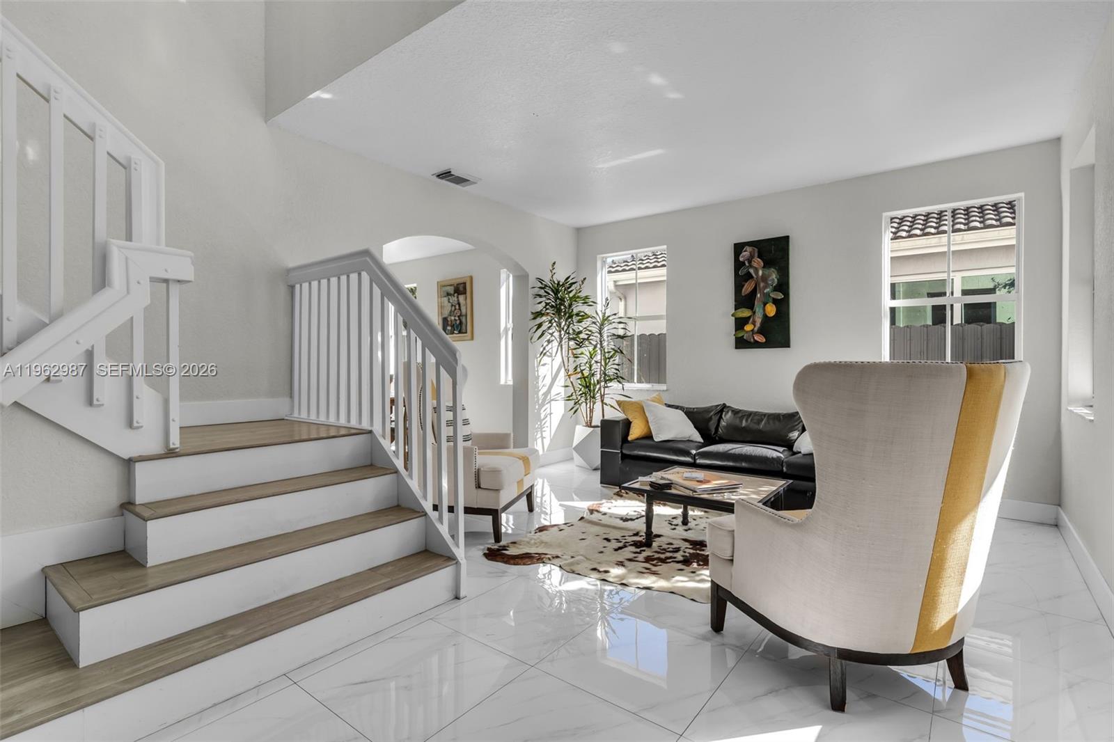 16605 Southwest 55th Terrace Miami, FL 33185 - Photo 4 of 37