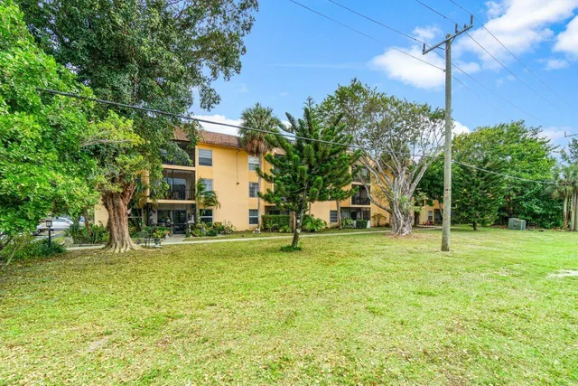 $180,000 | 450 Northwest 20th Street, Unit 2080, Boca Raton, FL 33431