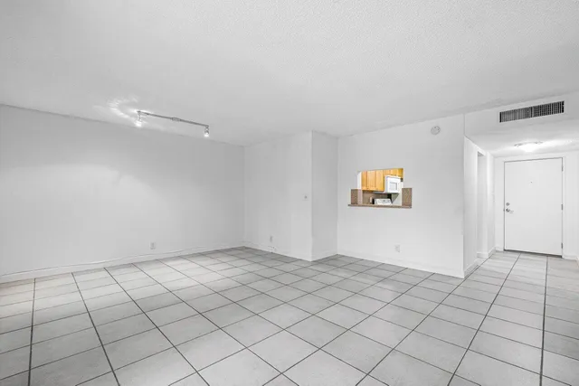 $180,000 | 450 Northwest 20th Street, Unit 2080, Boca Raton, FL 33431