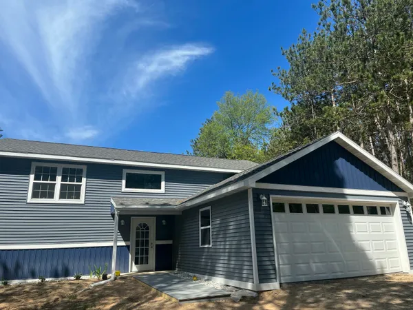 $394,900 | 891 North White Birch Drive, Ludington, MI 49431