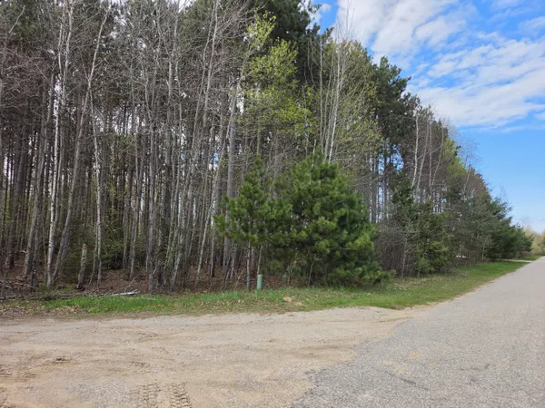 $394,900 | 891 North White Birch Drive, Ludington, MI 49431