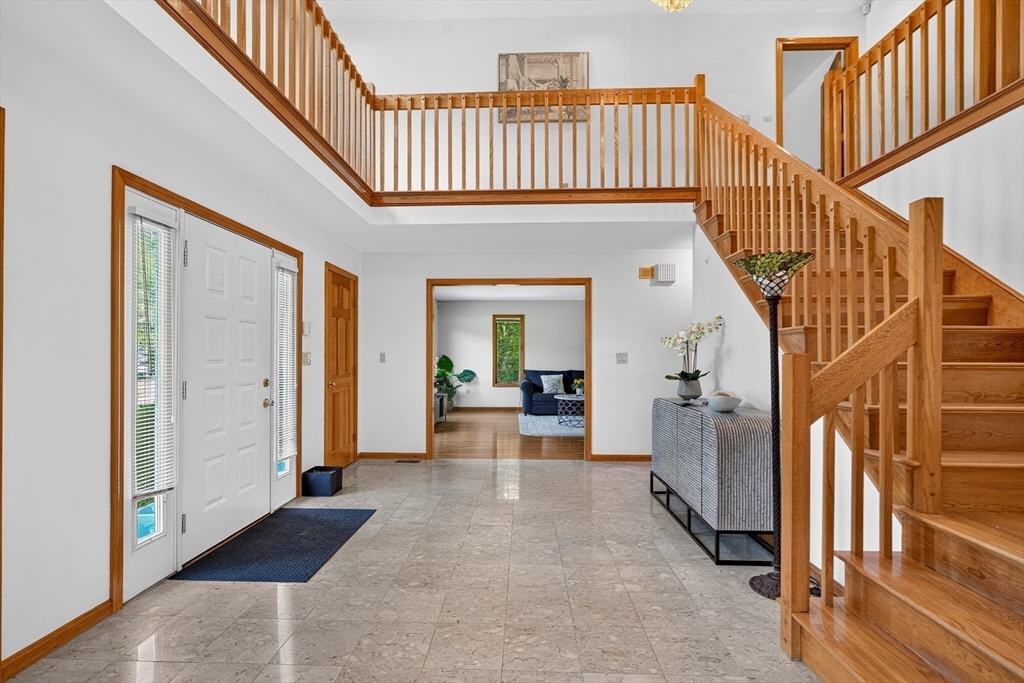 29 Page Road Weston, MA 02493 - Photo 4 of 34