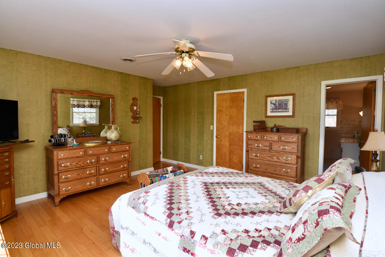96 Devitt Road Halfmoon, NY 12188 - Photo 20 of 41 33