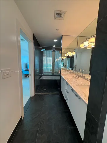 $4,900 | 900 Biscayne Boulevard, Unit 4410, Miami, FL 33132