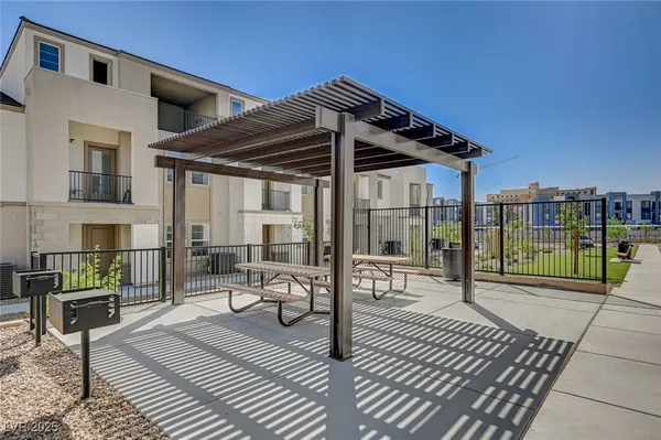 $1,995 | 6133 Gdn Crst Street, Las Vegas, NV 89148