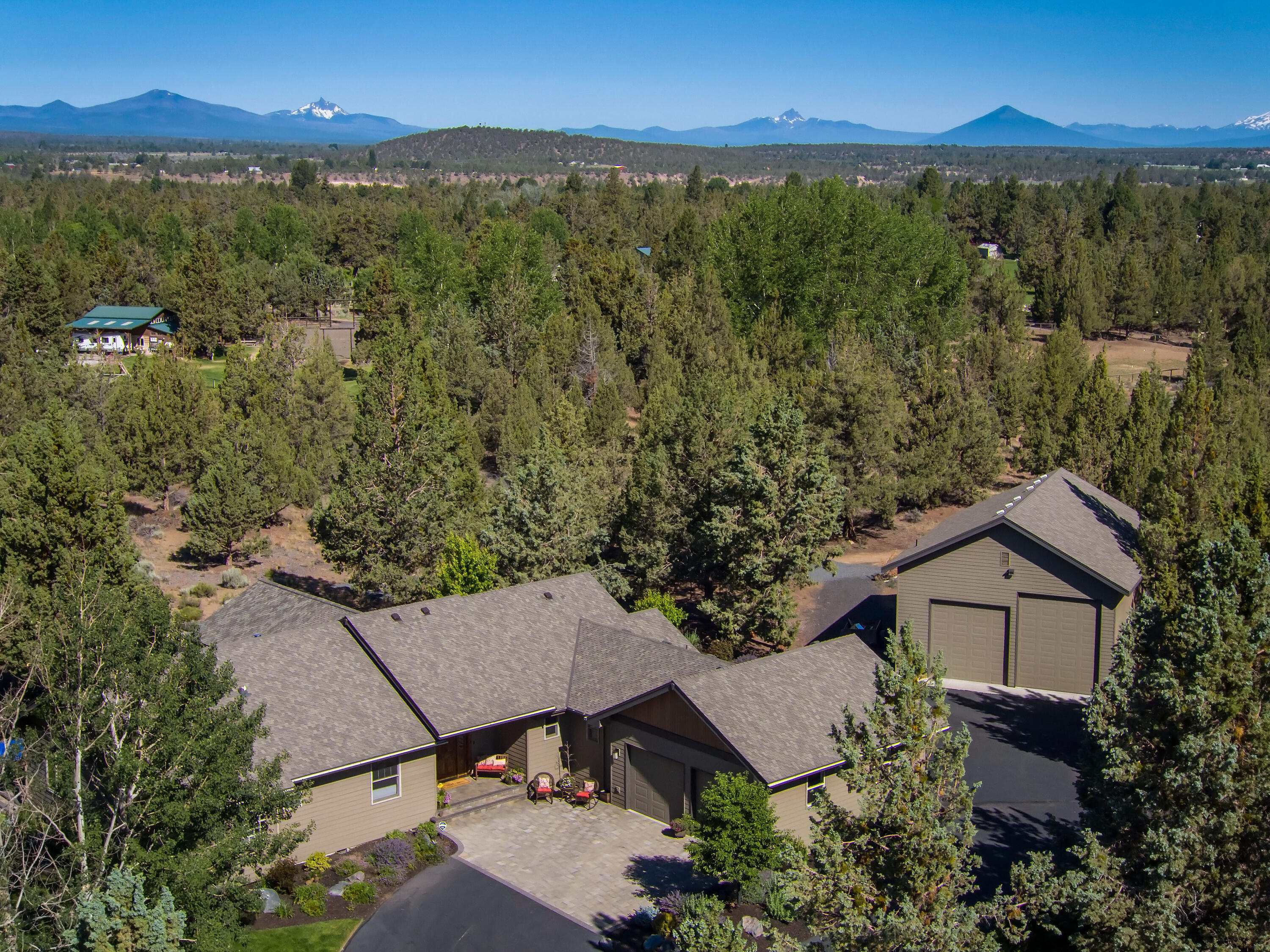 64215 Crosswinds Road Bend, OR 97703 - Photo 2 of 40 02 64215 Crosswinds Rd._001