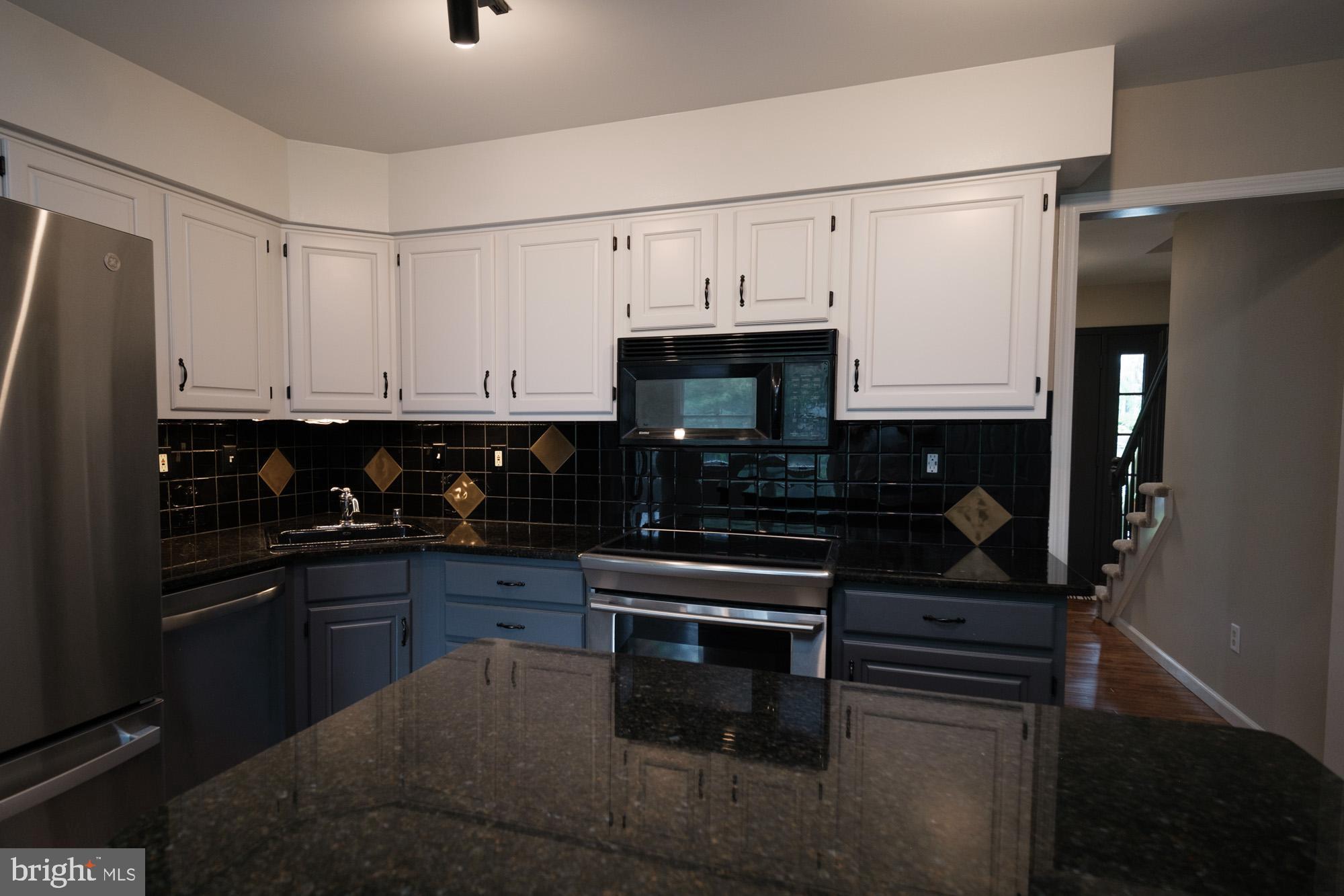 52 Rim View Lane Reading, PA 19607 - Photo 9 of 36 Granite counter tops