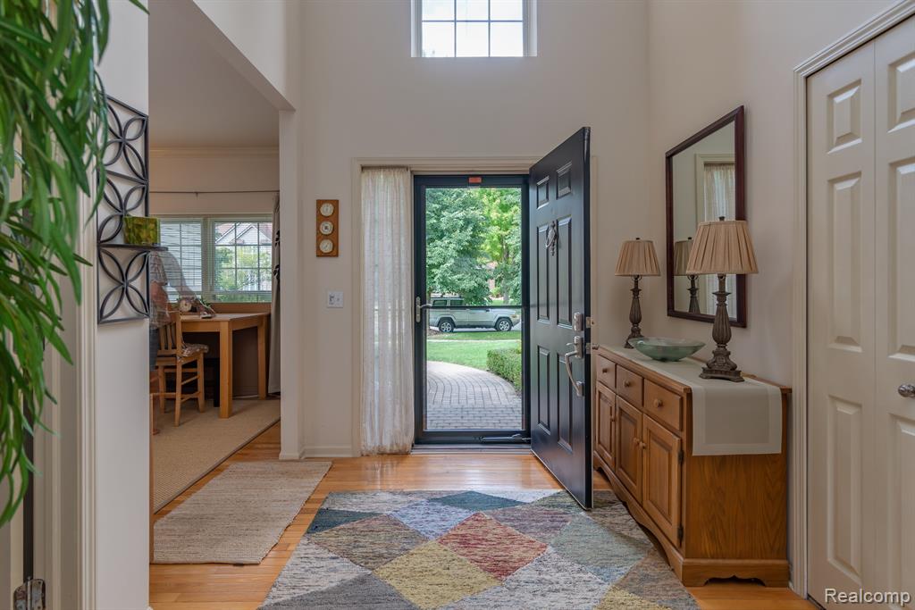 29241 Autumn Ridge Farmington Hills, MI 48334 - Photo 3 of 25