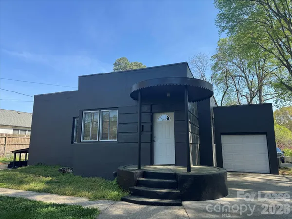 $1,800 | 418 West Charlotte Avenue, Mount Holly, NC 28120