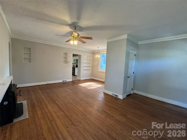 $1,800 | 418 West Charlotte Avenue, Mount Holly, NC 28120