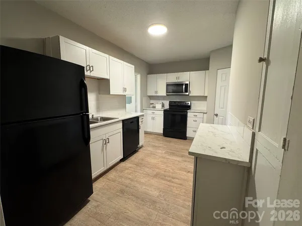 $1,800 | 418 West Charlotte Avenue, Mount Holly, NC 28120