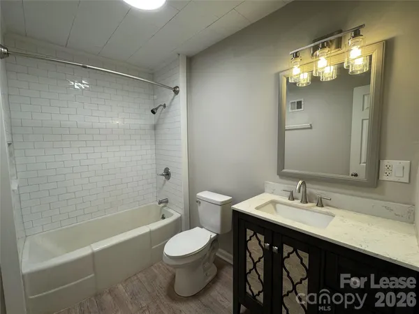 $1,800 | 418 West Charlotte Avenue, Mount Holly, NC 28120