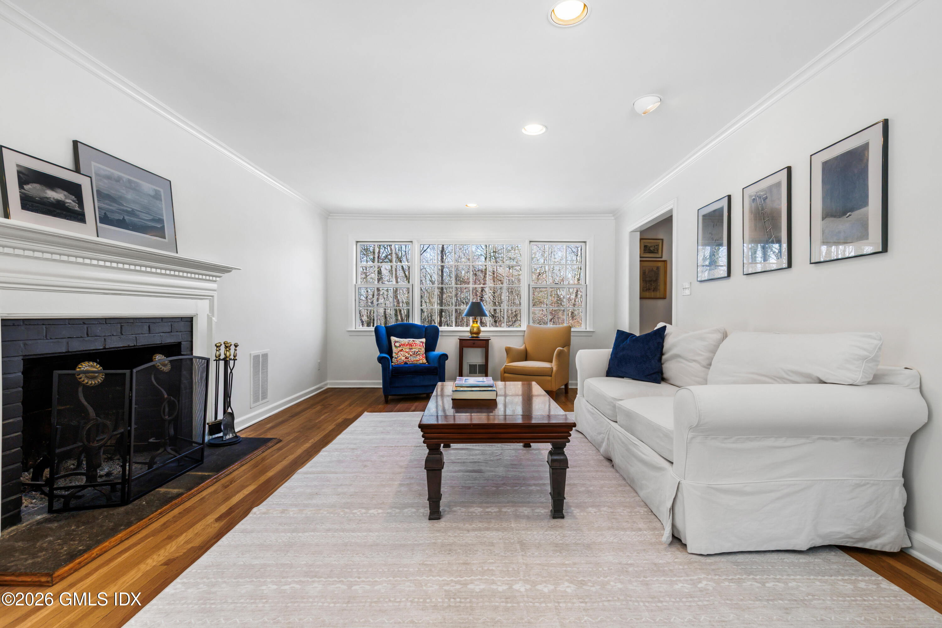 40 Thunder Mountain Road Greenwich, CT 06831 - Photo 6 of 35 living room
