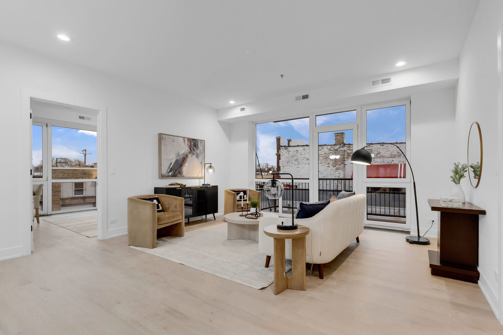 3204 North Kostner Avenue, Unit 303 Chicago, IL 60641 - Photo 3 of 23