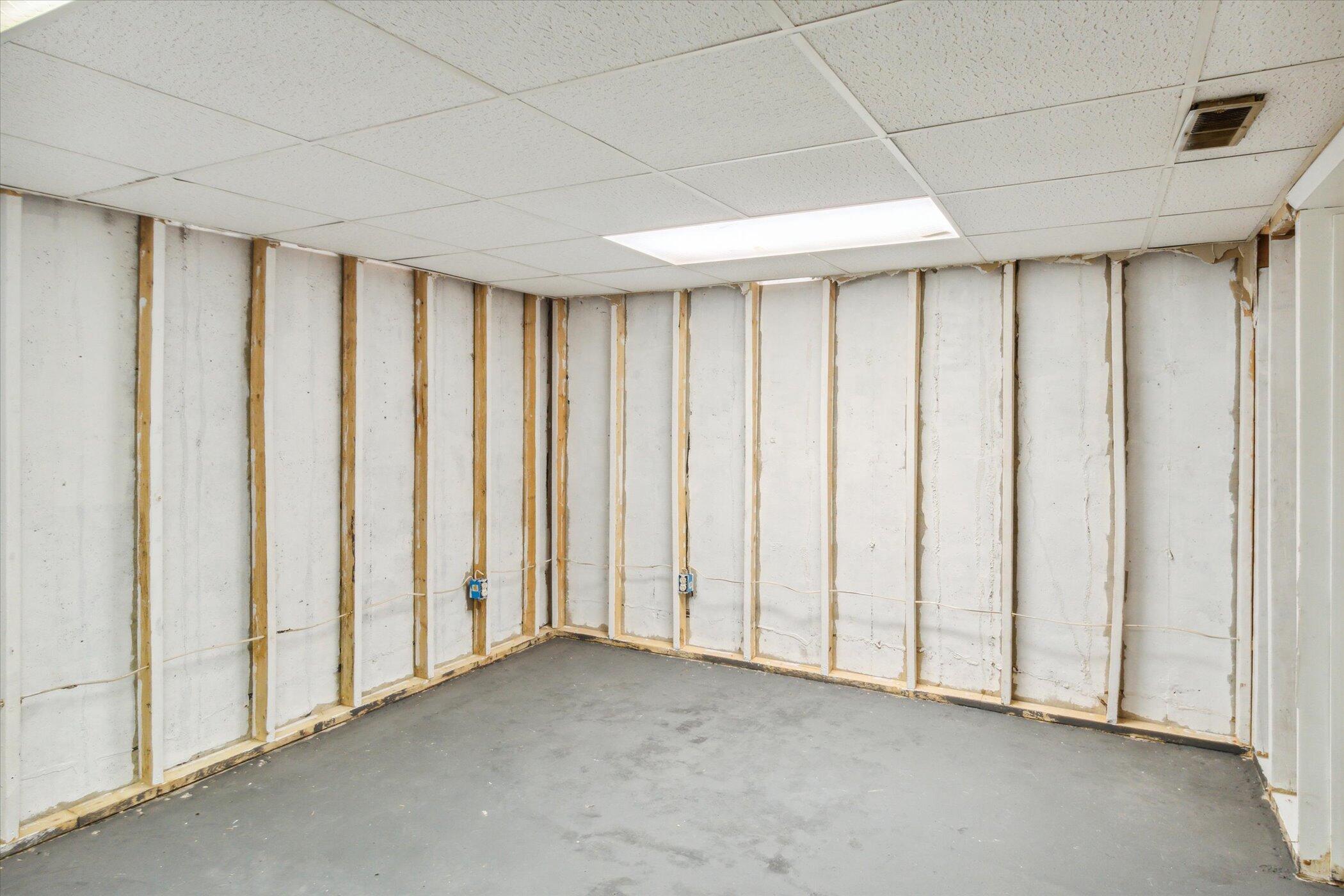 2401 Hickory Road Delton, MI 49046 - Photo 32 of 38 32-2401-W-Hickory-Rd-Delton-MI-49046-Win