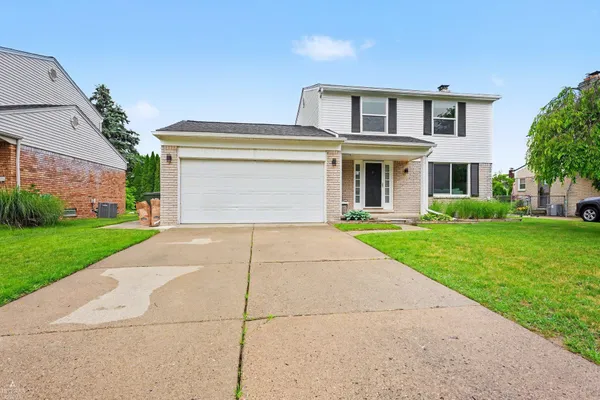 $350,000 | 12762 Windsor Court, Sterling Heights, MI 48313