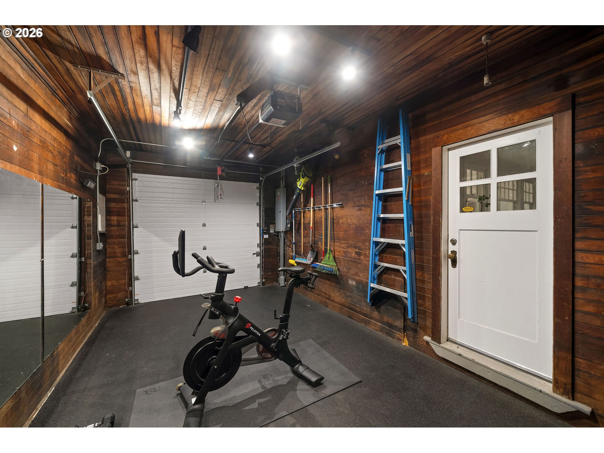 840 Northwest Summit Avenue Portland, OR 97210 - Photo 46 of 48 a view of a room with gym equipment