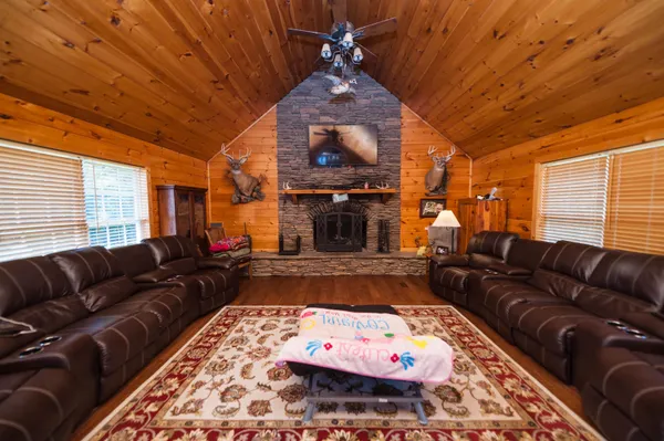 $823,900 | 160 Eubanks Farm Road, Inman, SC 29349